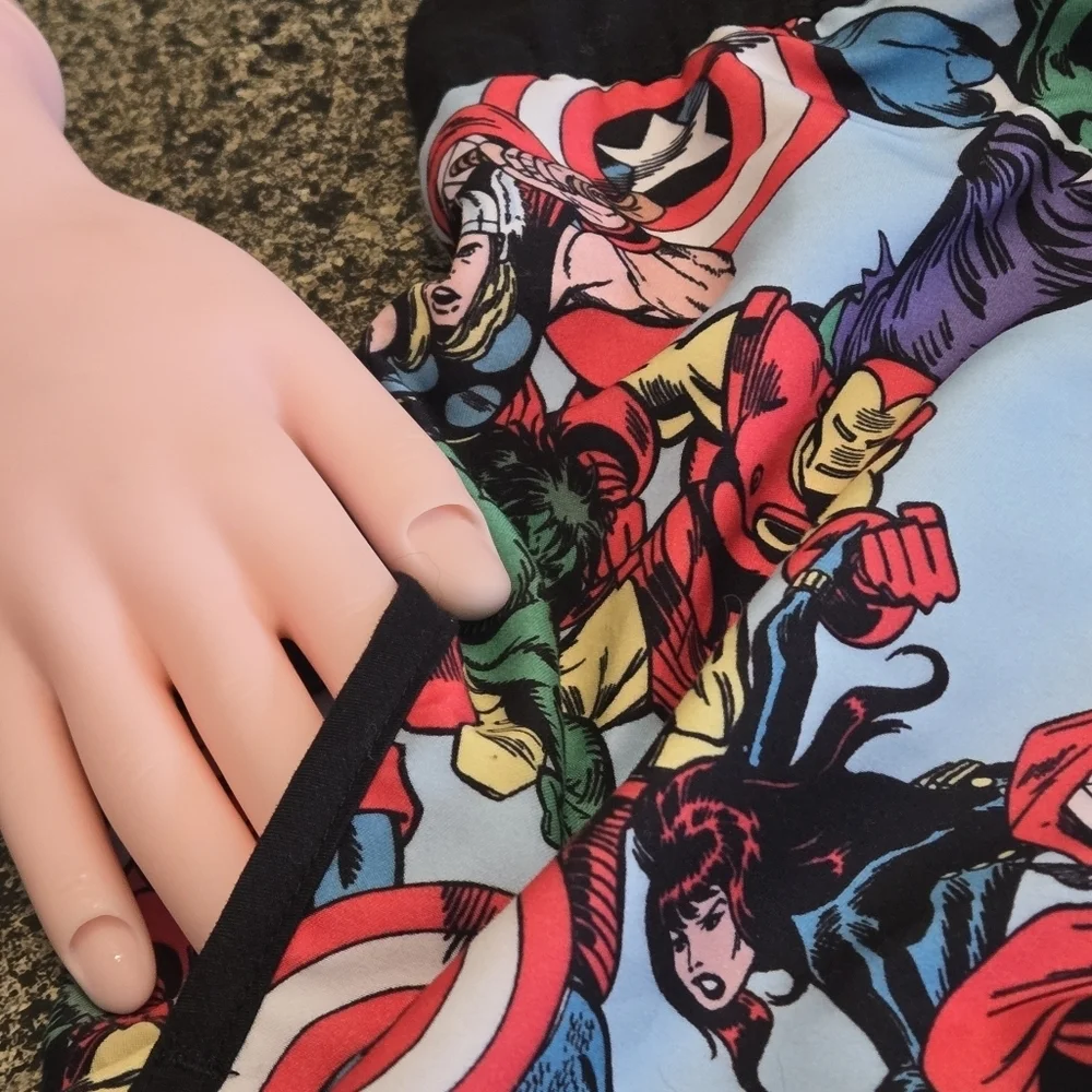 Marvel Avengers Comic Board Shorts Swim Trunks Men's XL Colorful Summer Wear